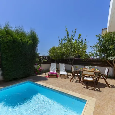 Imagine You And Your Family Renting This Luxury Villa In Paralimni, Minutes From The Beach, Protaras Villa 1486 فيلة باراليمني